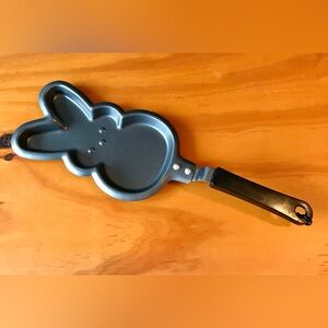 2020 PEEPS Bunny Shape Baking Pan Pancake Metal Pan Easter Rabbit Shape Food Fun